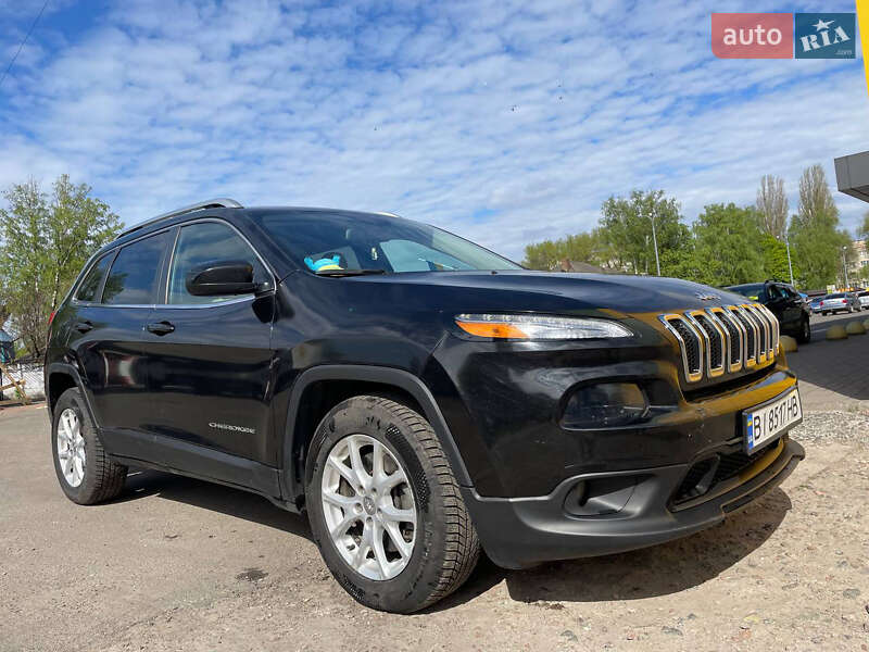 Внедорожник / Кроссовер Jeep Cherokee 2016 в Полтаве