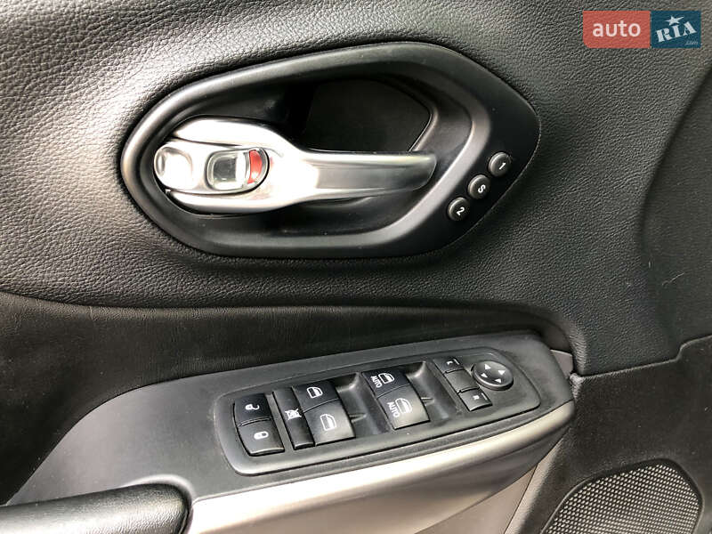 Позашляховик / Кросовер Jeep Cherokee 2018 в Києві