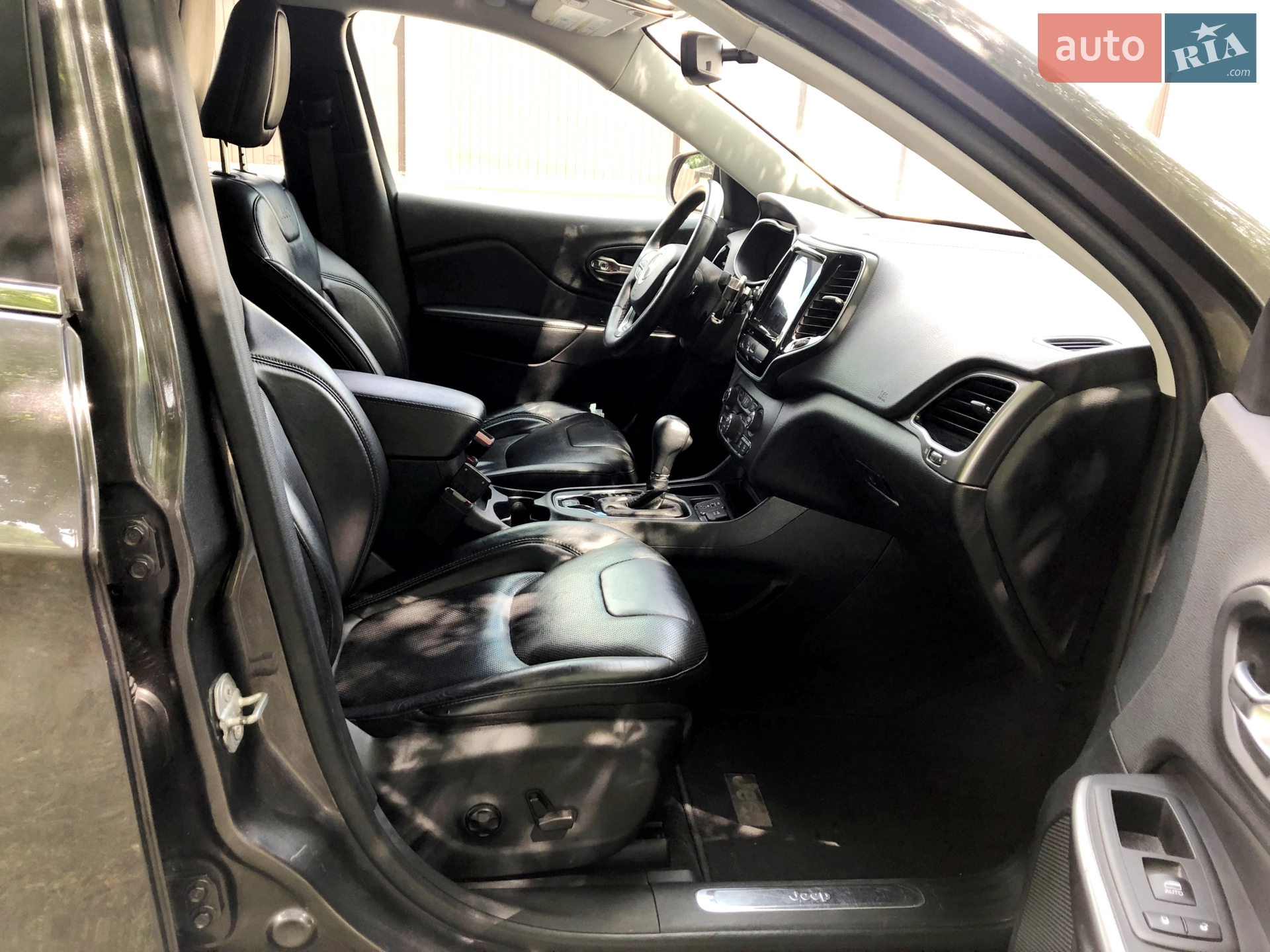 2018 Jeep Cherokee - мініатюра 3