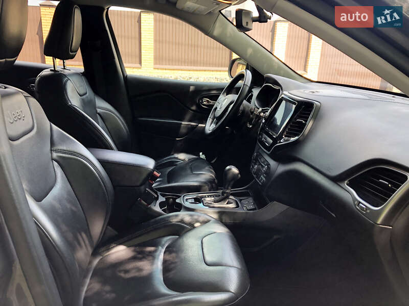 Позашляховик / Кросовер Jeep Cherokee 2018 в Києві