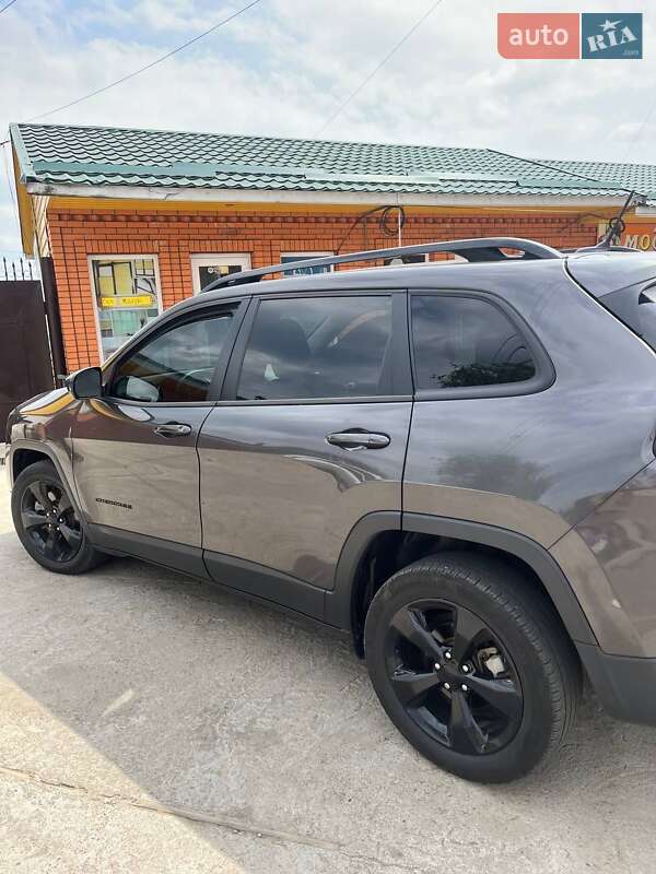 Внедорожник / Кроссовер Jeep Cherokee 2017 в Болграде