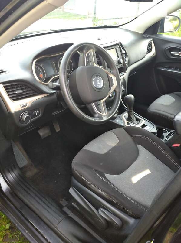 Внедорожник / Кроссовер Jeep Cherokee 2013 в Луцке