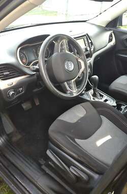 Внедорожник / Кроссовер Jeep Cherokee 2013 в 