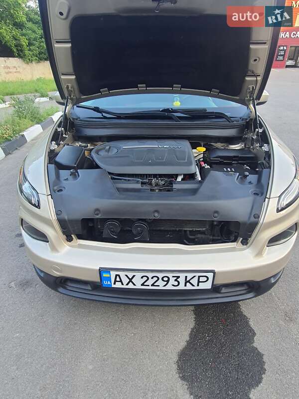 Позашляховик / Кросовер Jeep Cherokee 2015 в Харкові