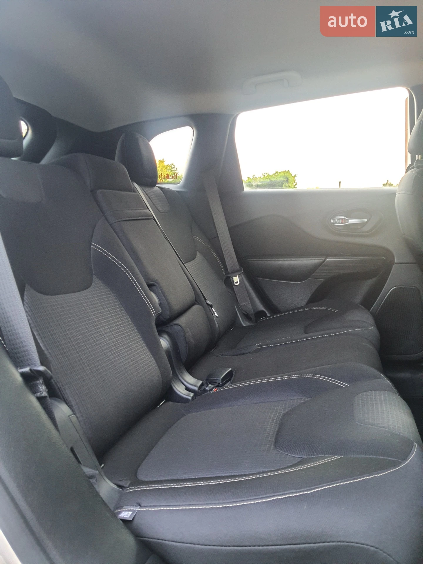 2015 Jeep Cherokee - мініатюра 32