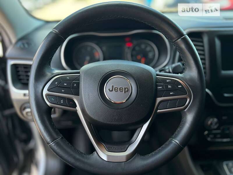 Внедорожник / Кроссовер Jeep Cherokee 2018 в Запорожье