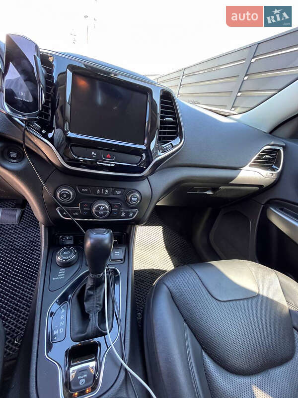 Внедорожник / Кроссовер Jeep Cherokee 2018 в Киеве