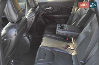 Внедорожник / Кроссовер Jeep Cherokee 2019 в 