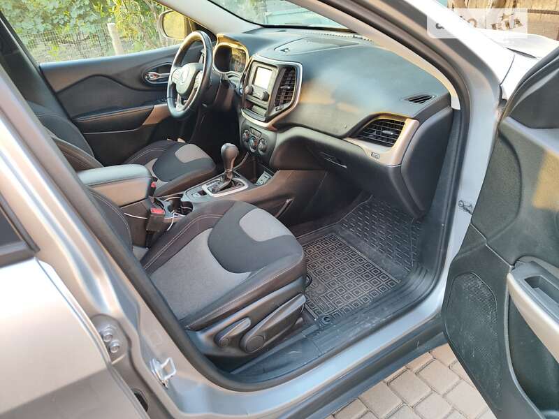 Внедорожник / Кроссовер Jeep Cherokee 2017 в Одессе
