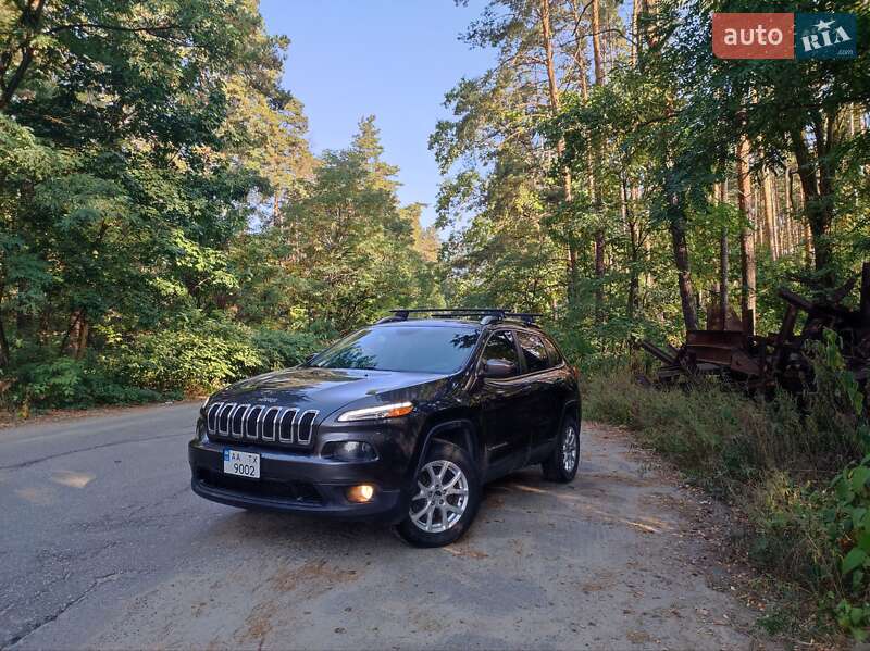 Внедорожник / Кроссовер Jeep Cherokee 2014 в Киеве