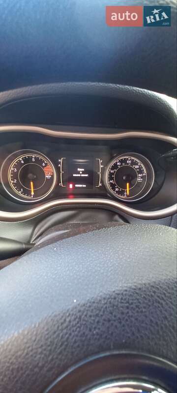 Внедорожник / Кроссовер Jeep Cherokee 2015 в Кривом Роге
