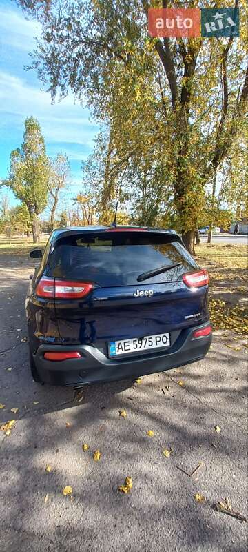 Внедорожник / Кроссовер Jeep Cherokee 2015 в Кривом Роге