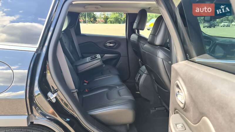 Позашляховик / Кросовер Jeep Cherokee 2021 в Києві