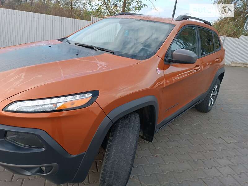 Внедорожник / Кроссовер Jeep Cherokee 2015 в Снятине