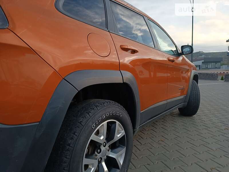 Внедорожник / Кроссовер Jeep Cherokee 2015 в Снятине