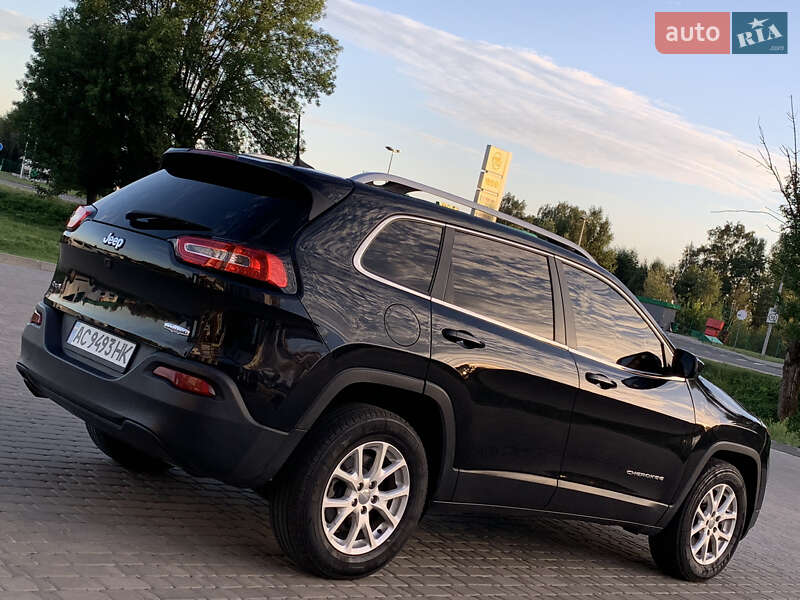 Позашляховик / Кросовер Jeep Cherokee 2015 в Ратному