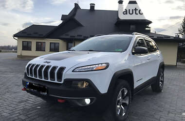 Внедорожник / Кроссовер Jeep Cherokee 2013 в 