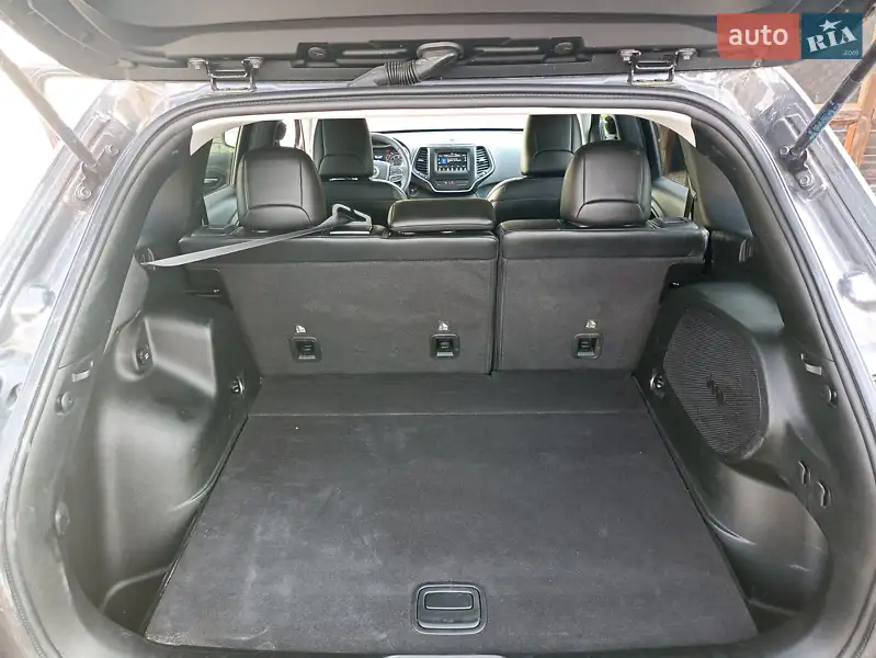 Jeep Cherokee 2019 VIN 1C4PJLLB2LD543146 фото оголошення 14 з 72