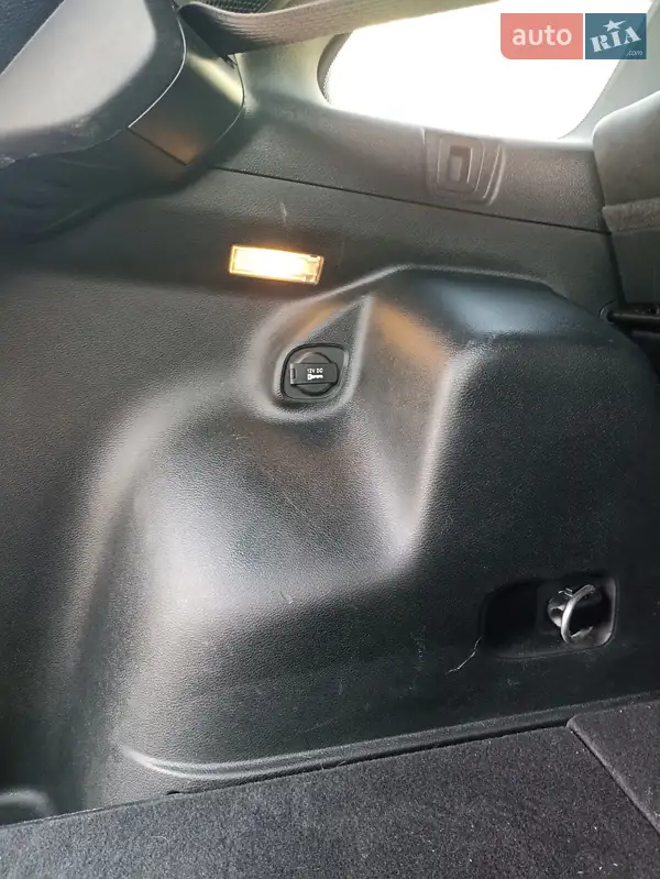 Jeep Cherokee 2019 VIN 1C4PJLLB2LD543146 фото оголошення 22 з 72