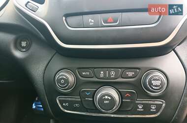 Внедорожник / Кроссовер Jeep Cherokee 2019 в Хмельнике фото 13 Внедорожник / Кроссовер Jeep Cherokee 2019 в Хмельнике