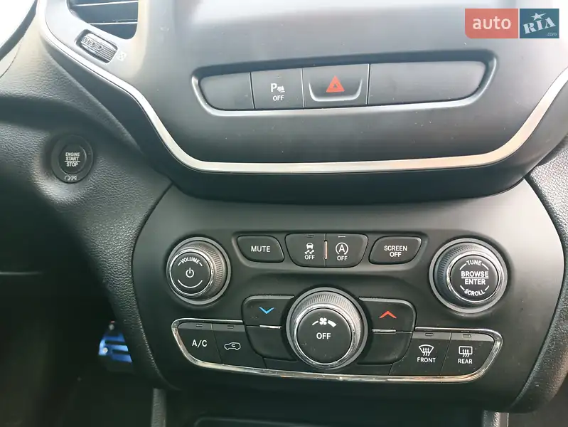 Jeep Cherokee 2019 VIN 1C4PJLLB2LD543146 фото оголошення 13 з 72