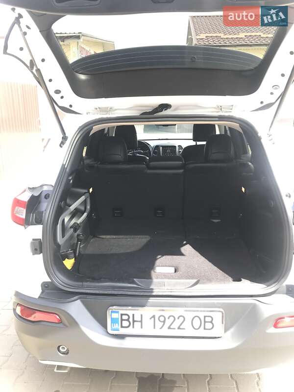 Позашляховик / Кросовер Jeep Cherokee 2015 в Одесі