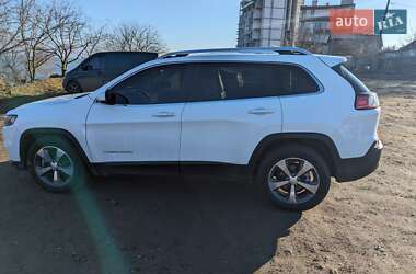 Позашляховик / Кросовер Jeep Cherokee 2019 в 