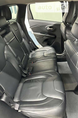 Позашляховик / Кросовер Jeep Cherokee 2014 в 