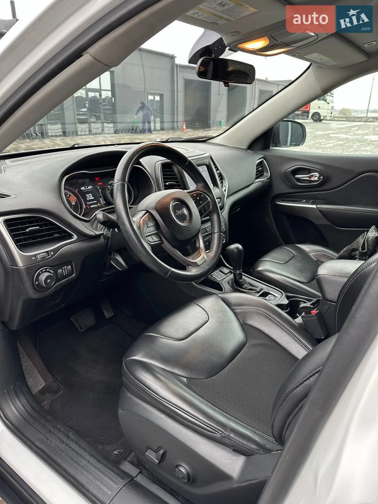 2018 Jeep Cherokee - мініатюра 21