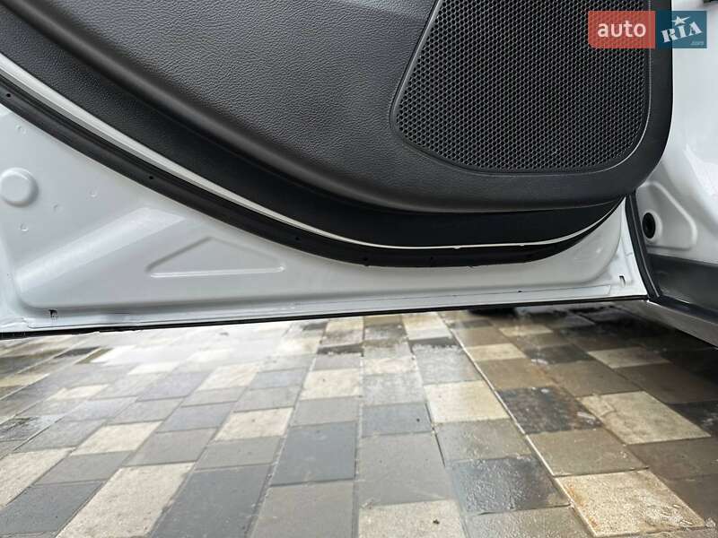 Позашляховик / Кросовер Jeep Cherokee 2018 в Семенівці