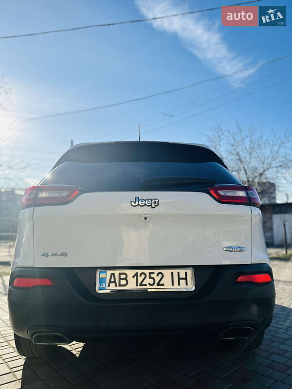 Внедорожник / Кроссовер Jeep Cherokee 2015 в Одессе
