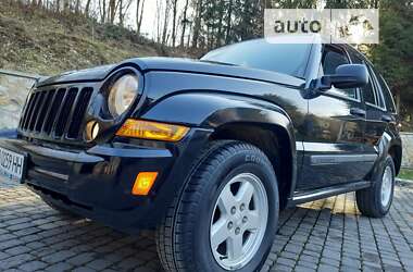 Внедорожник / Кроссовер Jeep Cherokee 2005 в 