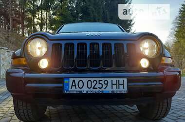 Внедорожник / Кроссовер Jeep Cherokee 2005 в 