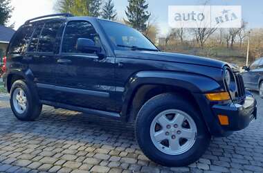 Внедорожник / Кроссовер Jeep Cherokee 2005 в 