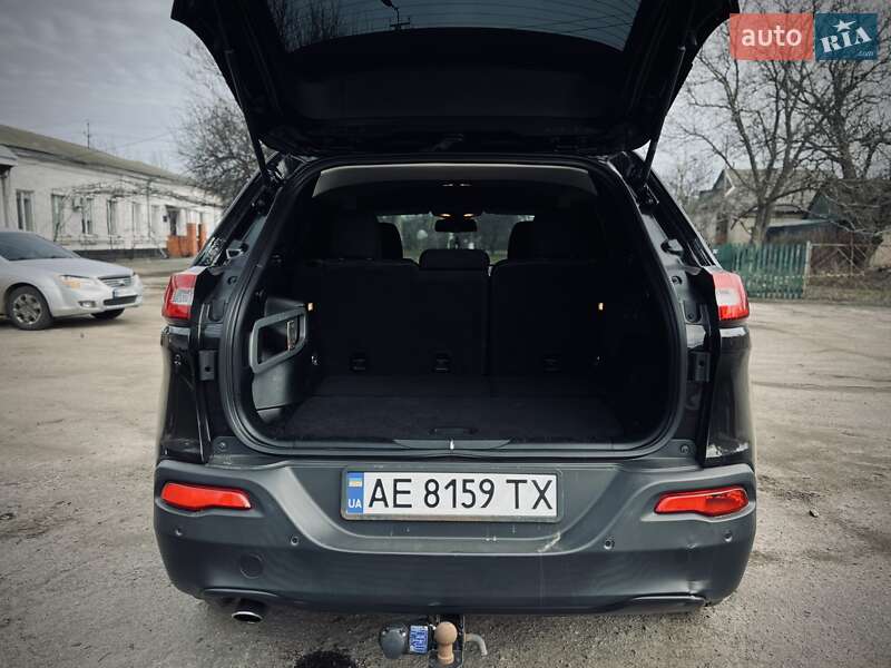 Внедорожник / Кроссовер Jeep Cherokee 2016 в Покровском фото 7 Внедорожник / Кроссовер Jeep Cherokee 2016 в Покровском