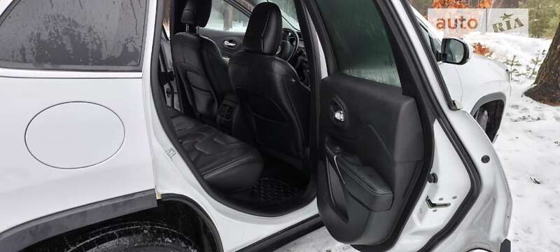 Внедорожник / Кроссовер Jeep Cherokee 2020 в Киеве