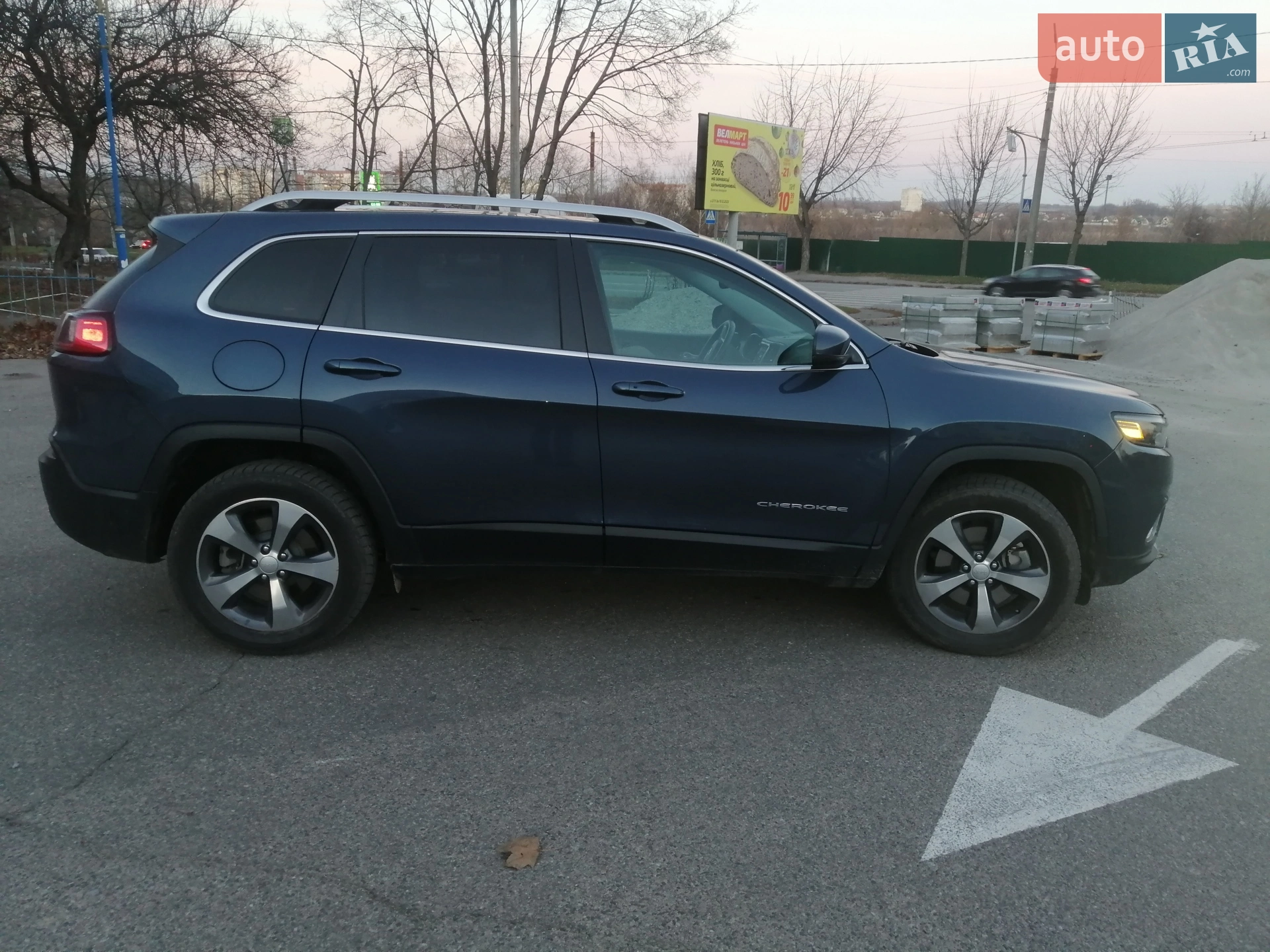 2019 Jeep Cherokee - мініатюра 4