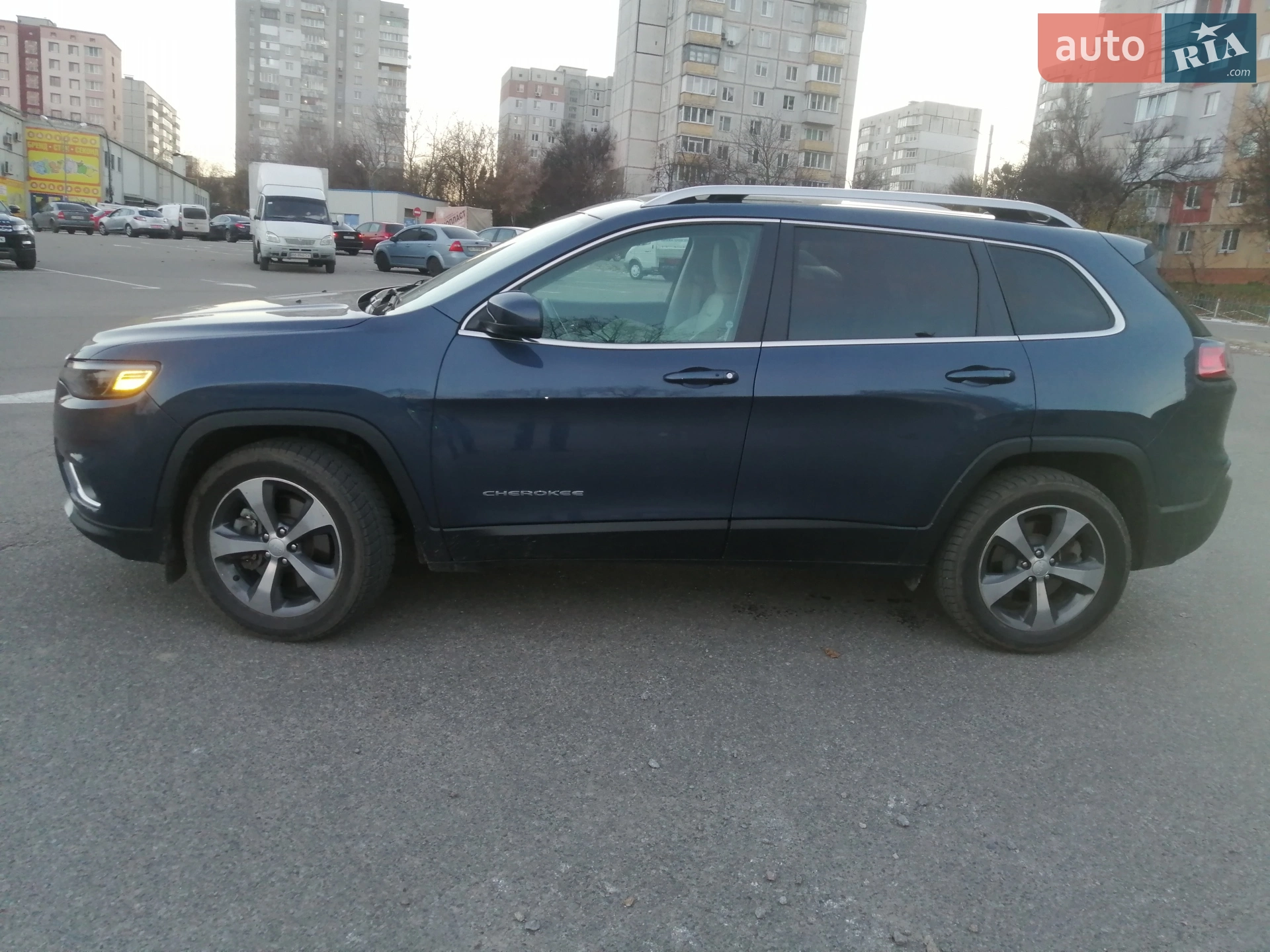 2019 Jeep Cherokee - мініатюра 5