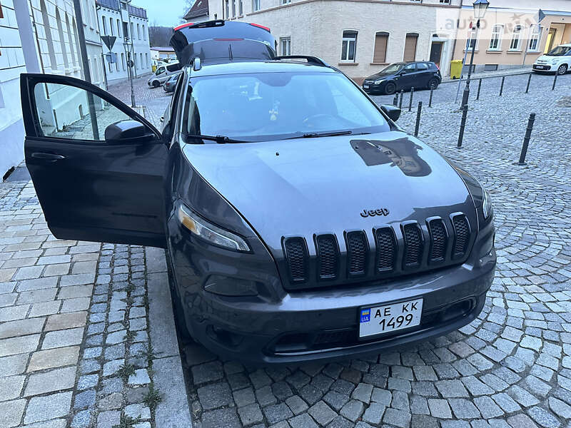 Внедорожник / Кроссовер Jeep Cherokee 2017 в Днепре