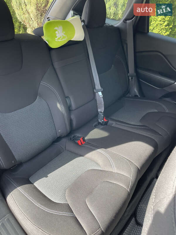 Внедорожник / Кроссовер Jeep Cherokee 2018 в Самборе фото 31 Внедорожник / Кроссовер Jeep Cherokee 2018 в Самборе