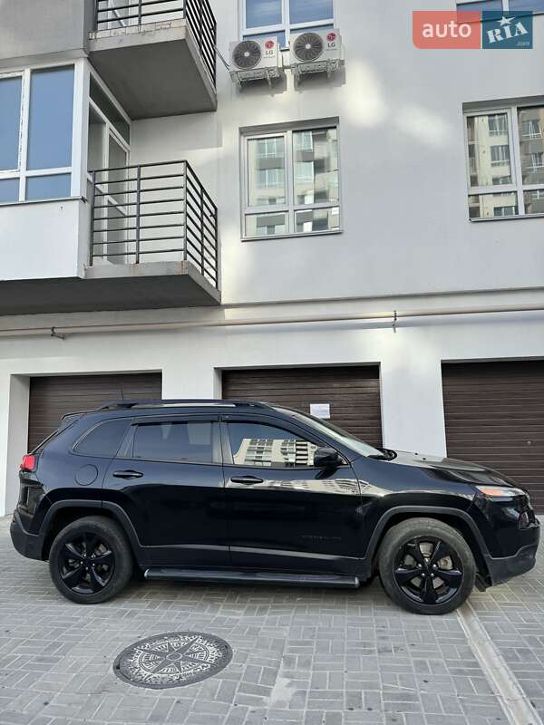 Внедорожник / Кроссовер Jeep Cherokee 2016 в Днепре