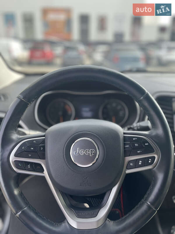 Внедорожник / Кроссовер Jeep Cherokee 2019 в Киеве фото 25 Внедорожник / Кроссовер Jeep Cherokee 2019 в Киеве