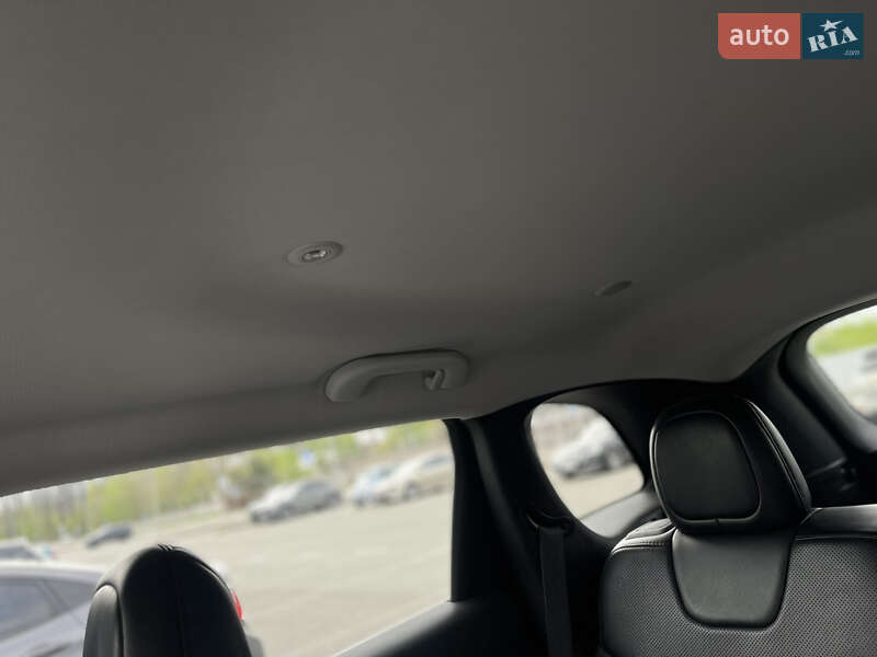 Внедорожник / Кроссовер Jeep Cherokee 2019 в Киеве фото 39 Внедорожник / Кроссовер Jeep Cherokee 2019 в Киеве