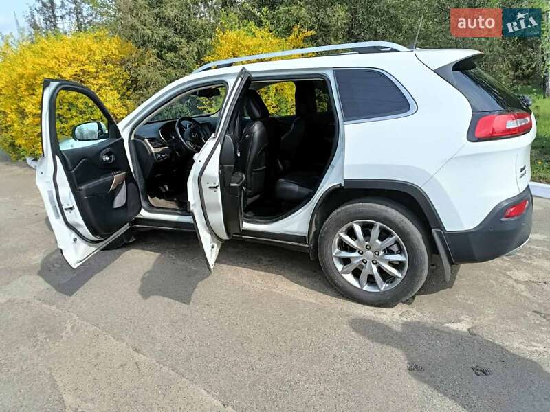 Внедорожник / Кроссовер Jeep Cherokee 2017 в Киеве