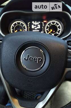 Внедорожник / Кроссовер Jeep Cherokee 2014 в Днепре