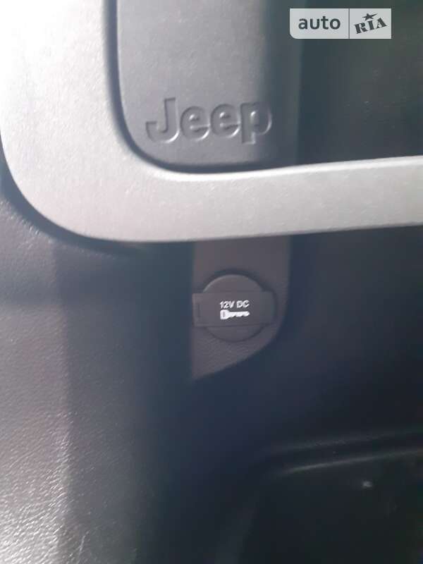 Внедорожник / Кроссовер Jeep Cherokee 2014 в Киеве