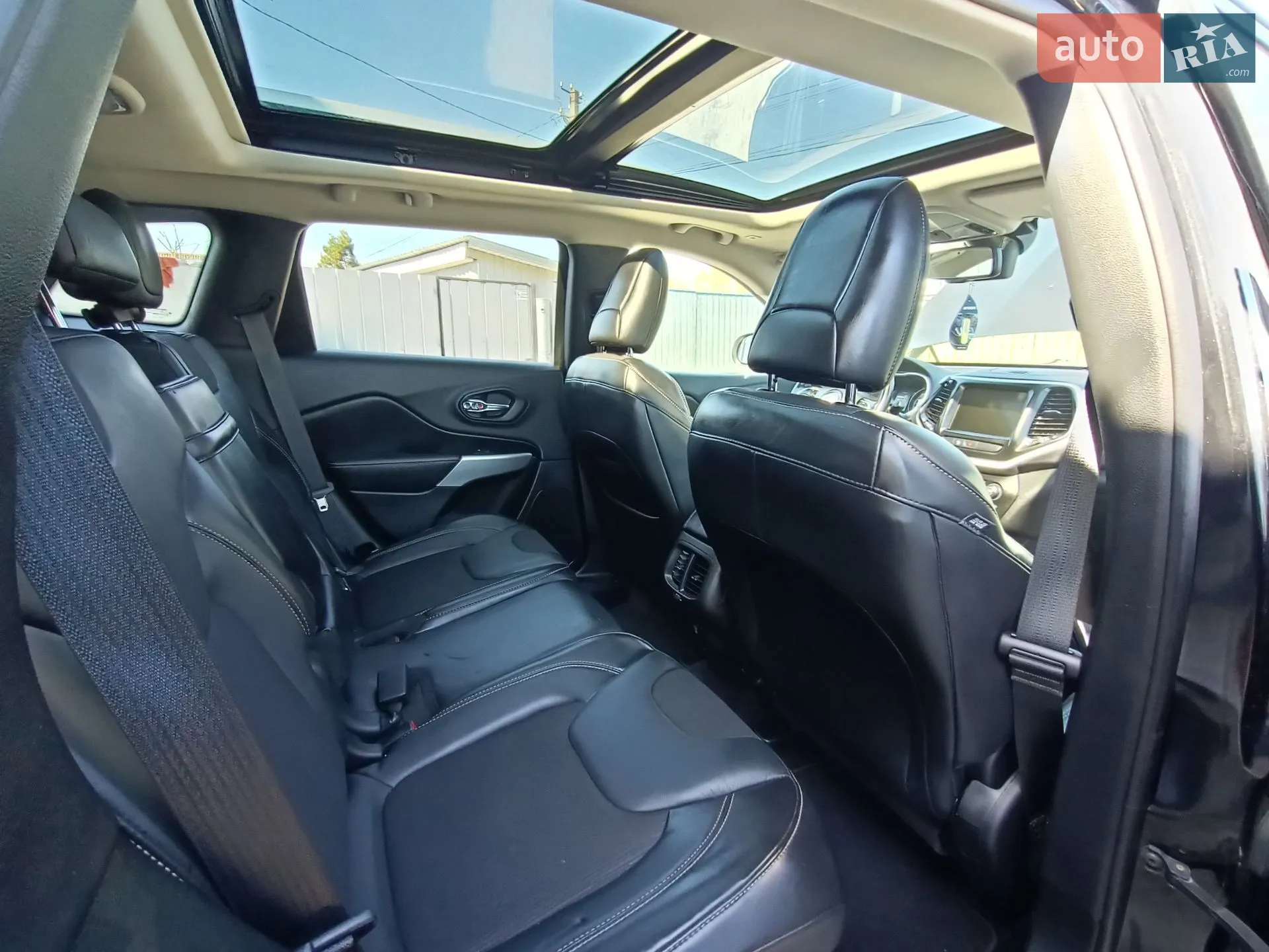 2017 Jeep Cherokee - мініатюра 28