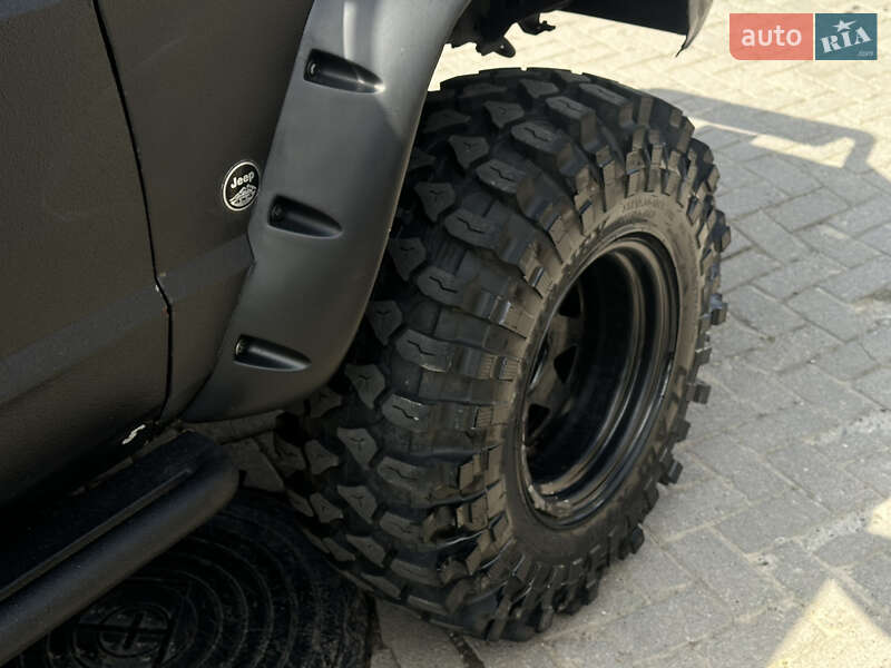 Позашляховик / Кросовер Jeep Cherokee 1997 в Чернівцях