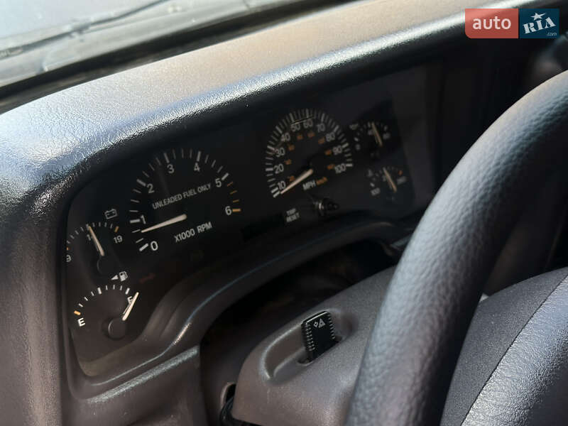 Позашляховик / Кросовер Jeep Cherokee 1997 в Чернівцях