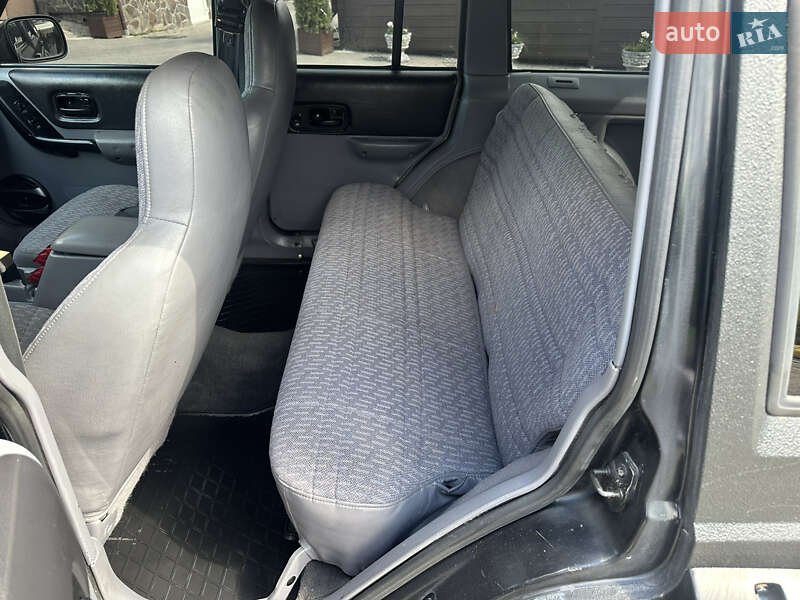 Позашляховик / Кросовер Jeep Cherokee 1997 в Чернівцях